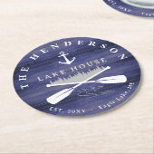 Familienname Lake House Pine Trewood Personalisier Runder Pappuntersetzer (Angewinkelt)