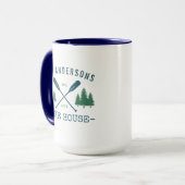 Familienname Lake House Rustikale Oars Pine Trees Tasse (Vorderseite Links)