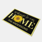 Familienname Sonnenblumen Gelb und Schwarz Willkom Fußmatte (Schrägansicht)