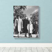 Familienspaziergang Leinwanddruck (Insitu (Holzboden))