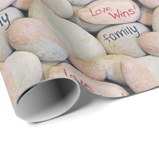 Familienzeichen auf Felsen Geschenkpapier (Rolleneckpunkt)