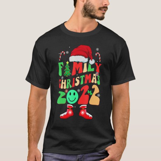 family christmas 2022 groovy Pajama matching Santa T-Shirt (Vorderseite)
