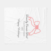 Family comes first red bow family name holidays fleecedecke (Vorderseite (Horizontal))