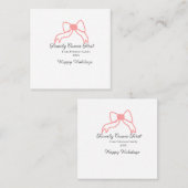 Family comes first red bow family name holidays quadratische visitenkarte (Vorne/Hinten)