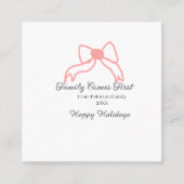 Family comes first red bow family name holidays quadratische visitenkarte (Vorderseite)