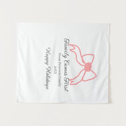 Family comes first red bow family name holidays wandteppich (Vorderseite (Horizontal))