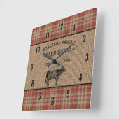 Family Farmhouse Rustic Cow Red Plaid Burlap Quadratische Wanduhr (Winkel)
