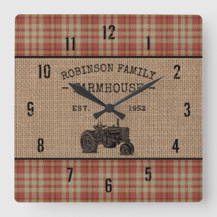 Family Farmhouse Rustic Tractor Red Plaid Burlap Quadratische Wanduhr