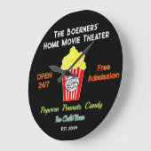 Family Home Movie Theater Open 24/7 Große Wanduhr (Winkel)