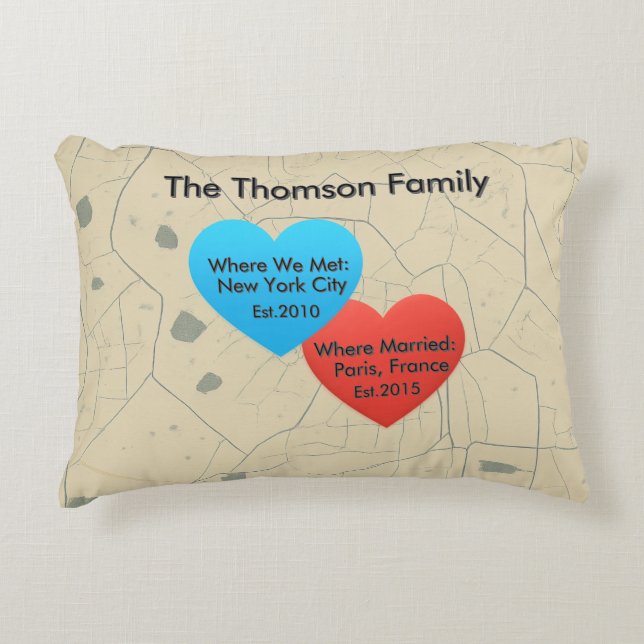 Family Love Journey Pillow – Personalized Map Hear Dekokissen (Vorderseite)