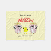 Family Movie Theater with Hot Buttered Popcorn Fleecedecke (Vorderseite (Horizontal))