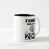 Family Wiedersehen 2024 Ansammlung Meeting Familie Zweifarbige Tasse (VorderseiteRechts)