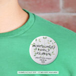 Family Wiedersehen Modern Family Tree Personalisie Button<br><div class="desc">Erstellen Sie personalisierte Schaltflächen für Wiedersehen- oder Familienereignisse. Das Design zeichnet sich durch ein modernes, minimalistisches Familienbaum-Design in Grün- und Sondertönen aus (das Beispiel zeigt NAME FAMILY WIEDERSEHEN, LOCATION und DATUM/JAHR). Alle Texte sind editierbar, inklusive Schriftart und Farbe. SCHALTFLÄCHE: Die Probe ist im 2 1/4-Zoll-Format dargestellt; andere Größen sind verfügbar....</div>