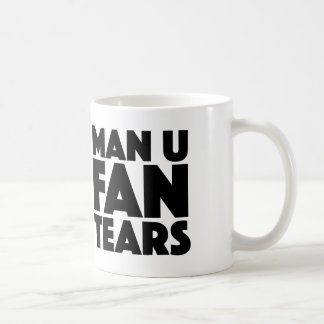 Fan des Mann-U zerreißt Tasse für Liverpool- u.
