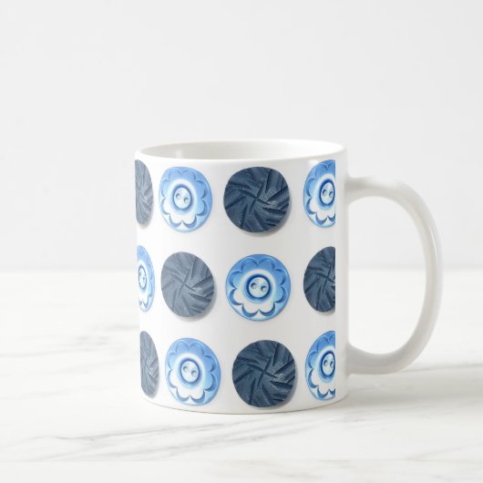 Fancy Blue Sewing Buttons on White Pattern Kaffeetasse (Rechts)
