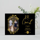 Fancy Frame Flowers Be our Guest Black Wedding Folieneinladung (Stehend vorne)