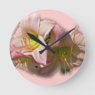 Fancy Pink Daylilies Runde Wanduhr