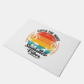 Fang die Wave Summer Vibes Fußmatte (Schrägansicht)