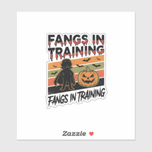Fänge in Ausbildung Lustiges Vampir Halloween-Shir Aufkleber
