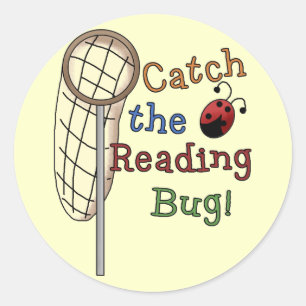 Fangen Sie die Reading Bug Tshirts und Geschenke Runder Aufkleber