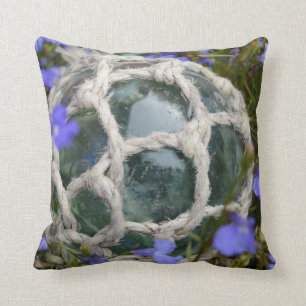 Fangflotte unter Blume Kissen