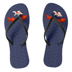 Fantail Goldfish über Seigaiha Wave Pattern Japani Badesandalen