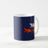 Fantail Goldfish über Seigaiha Wave Pattern Japani Kaffeetasse (VorderseiteRechts)