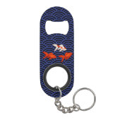 Fantail Goldfish über Seigaiha Wave Pattern Japani Mini Flaschenöffner (Rückseite)