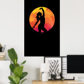 Fantasie eines Mädchens, das nachts unter dem Poster (Heimbüro)