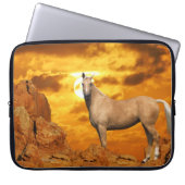 Fantasie-Pferde: Berg Laptopschutzhülle (Vorderseite)