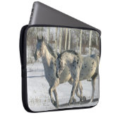 Fantasie-Pferde: Winter-Märchenland Laptopschutzhülle (Vorne Rechts)