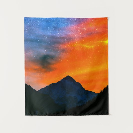 Fantasiewelt in den Bergen Wandteppich (Vorderseite)