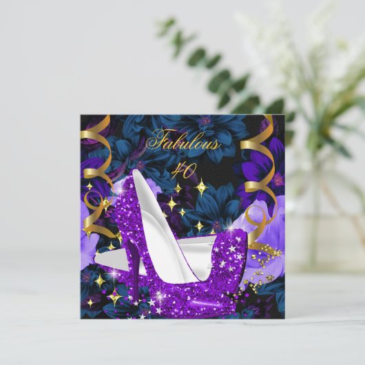 Fantastische 40 Lila Goldene High Heels Blumengebu Einladung (Stehend Vorderseite)