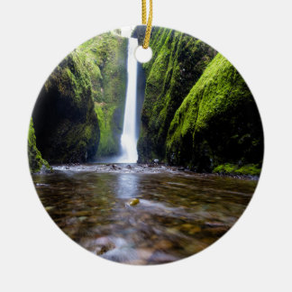 Fantastischer Wasserfall Keramik Ornament