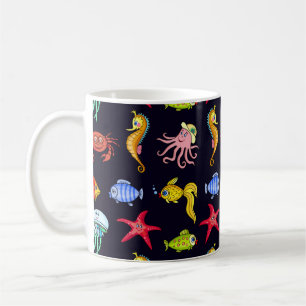Fantastisches Wassermuster mit herrlich orangefarb Kaffeetasse