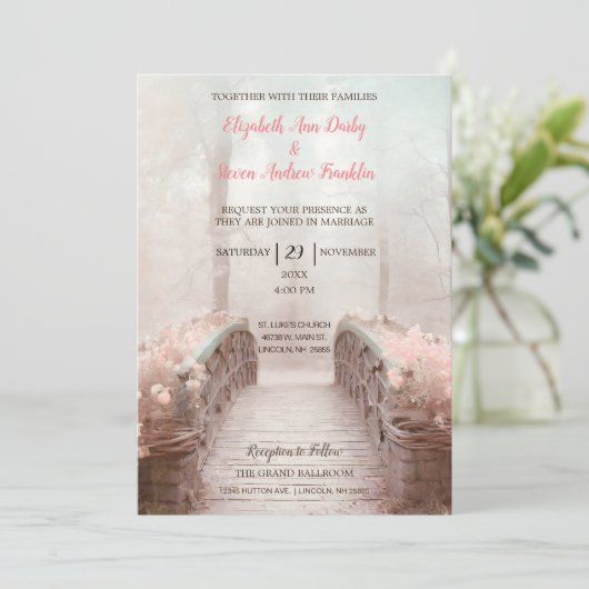 Fantasy Bridge im Wald mit rosa Blume Einladung (Stehend Vorderseite)