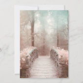 Fantasy Bridge im Wald mit rosa Blume Einladung (Rückseite)
