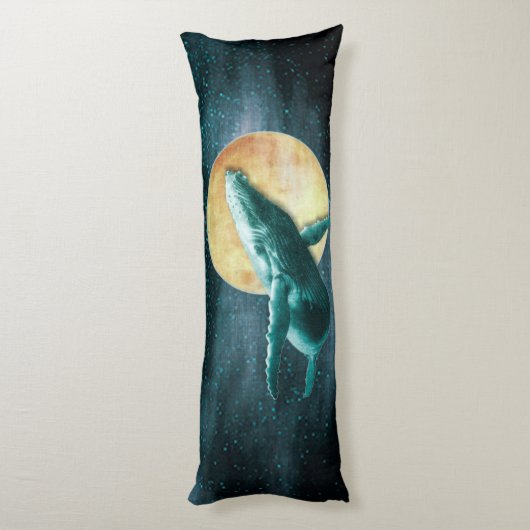 Fantasy Humpback Whale Fliegen zum Mond - Körper P Seitenschläferkissen (Rückseite (Vertikal))