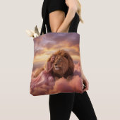 Fantasy Lion and Woman in Clouds Tasche (Von Nahem)
