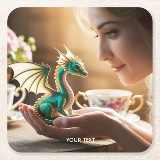 Fantasy Niedlich Tiny Iridescent Dragon Rechteckiger Pappuntersetzer (Vorderseite)