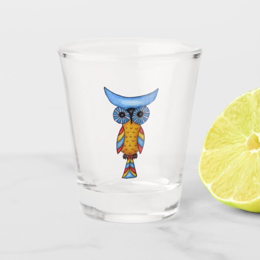 Fantasy Owl Blue Head Eyes Gelbe Körper Farbe Schnapsglas (Vorderseite)