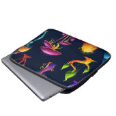 Fantasy-Pilzwaldmuster – Farbige Magie Laptopschutzhülle (Vorne Knopf)
