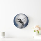 Fantasy Silhouette Einhorn im Ozean & Vollmond Runde Wanduhr (Zuhause)