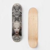 Fantasy Snow Königin auf Thron mit Eule Skateboard (Vorderseite)