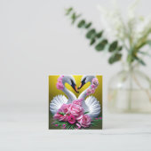 Fantasy Swan Couple Bouquet mit Blume und Herz Quadratische Visitenkarte (Stehend Vorderseite)