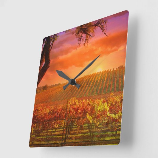 Fantasy Vineyard Clock Quadratische Wanduhr (Winkel)
