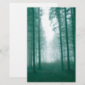 Fantasy-Wald mit Nebel in Grün Briefpapier (Vorne/Hinten)