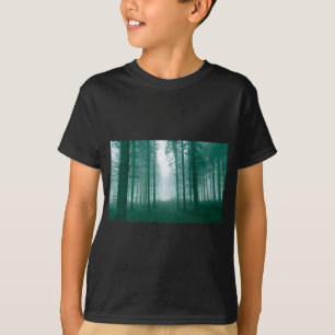 Fantasy-Wald mit Nebel in Grün T-Shirt