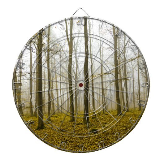 Fantasy-Wald mit Nebel und gelben Blätter Dartscheibe (vorne)