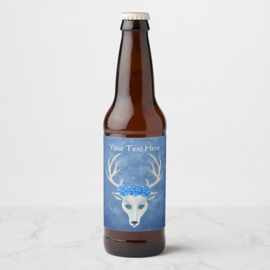 Fantasy White Deer Head Mysterious Face Blue Rose Bierflaschenetikett (Vorderseite)